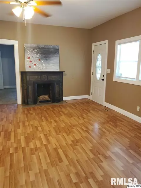 316 N Illinois, Camp Point, IL 62320 photo 4