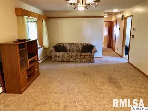 616 Miller St, Carthage, IL 62321 photo 8