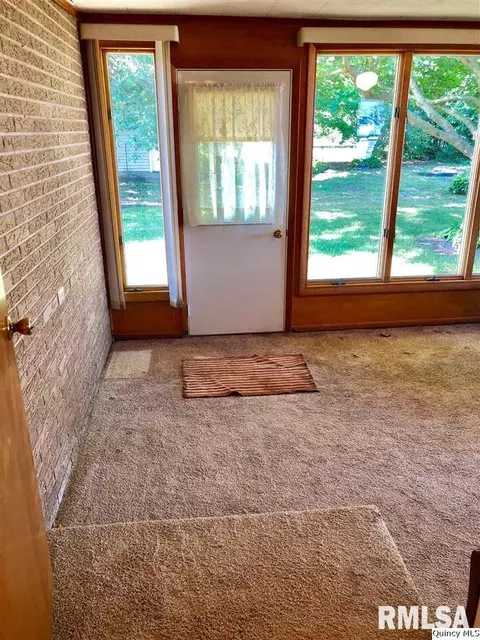616 Miller St, Carthage, IL 62321 photo 11