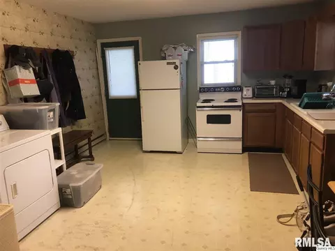 370 S Lee Evans Dr, Hull, IL 62343 photo 2