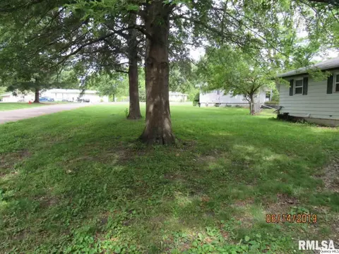 323 Sycamore, Payson, IL 62360 photo 9