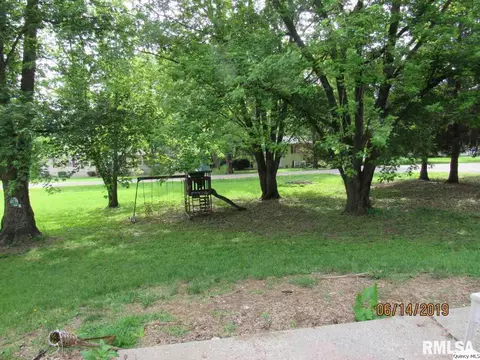 323 Sycamore, Payson, IL 62360 photo 4