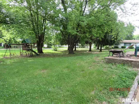 323 Sycamore, Payson, IL 62360 photo 7
