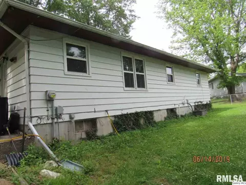 323 Sycamore, Payson, IL 62360 photo 5