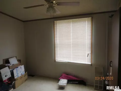 708 E Grn, Augusta, IL 62311 photo 3