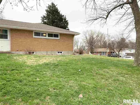 2201 Maple St, Quincy, IL 62301 photo 5