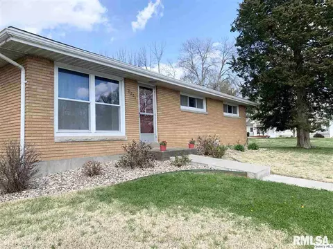 2201 Maple St, Quincy, IL 62301 photo 1