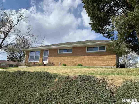 2201 Maple St, Quincy, IL 62301 photo 2