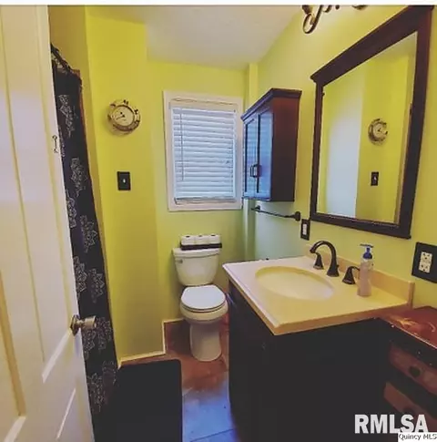 210 Smith St, Ursa, IL 62376 photo 25