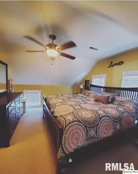 210 Smith St, Ursa, IL 62376 photo 21