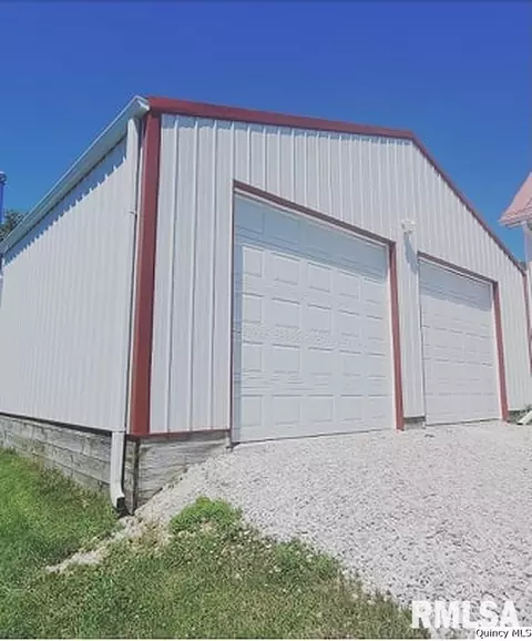 210 Smith St, Ursa, IL 62376 photo 2