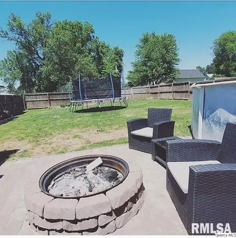 210 Smith St, Ursa, IL 62376 photo 5