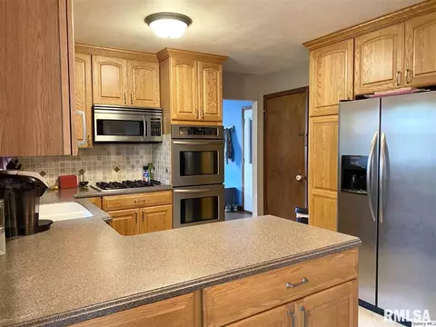 4100 Pine Tree Rd, Quincy, IL 62305 photo 9
