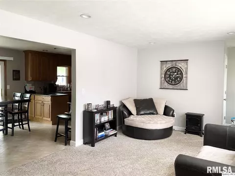 4100 Pine Tree Rd, Quincy, IL 62305 photo 4