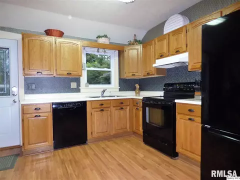 230 N Ohio, Camp Point, IL 62320 photo 5