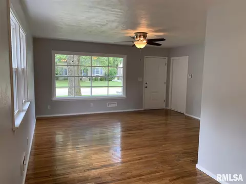 2724 S Lincoln St, Springfield, IL 62704 photo 8