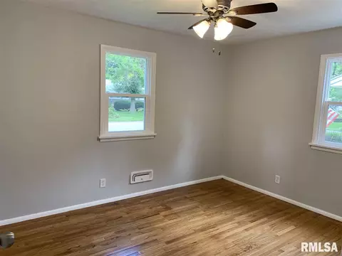 2724 S Lincoln St, Springfield, IL 62704 photo 5