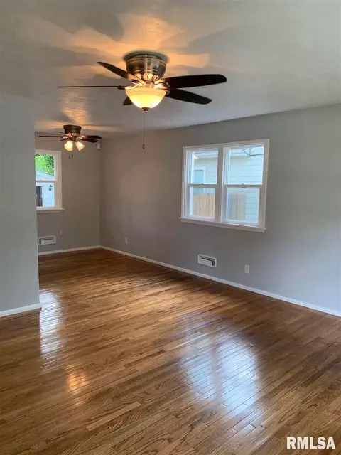 2724 S Lincoln St, Springfield, IL 62704 photo 9