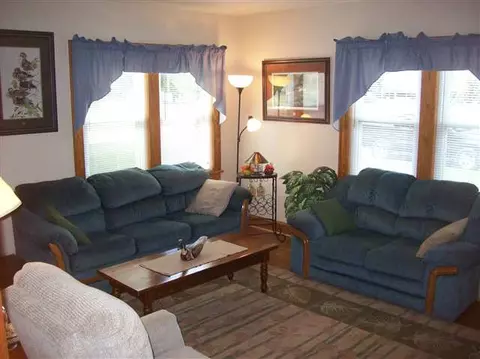 400 E North St, Emden, IL 62635 photo 2