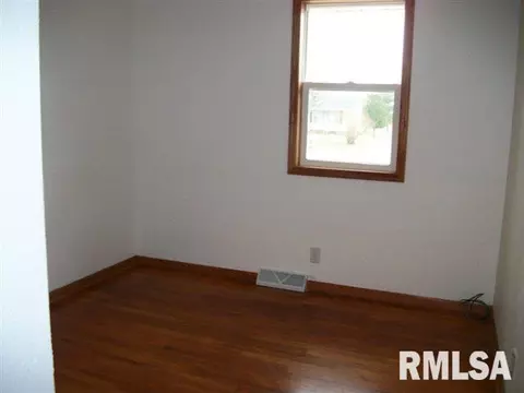 1875 Sunset Dr, Lincoln, IL 62656 photo 8