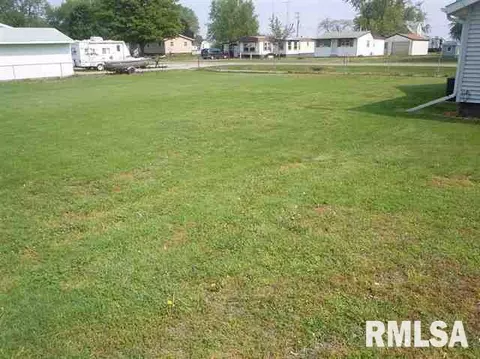 230 E Pine St, Broadwell, IL 62634 photo 11