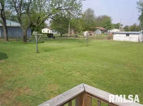 230 E Pine St, Broadwell, IL 62634 photo 10