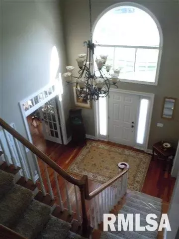 11 Windsor Pl, Lincoln, IL 62656 photo 3
