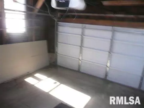 919 S Spring St, Mount Pulaski, IL 62548 photo 7