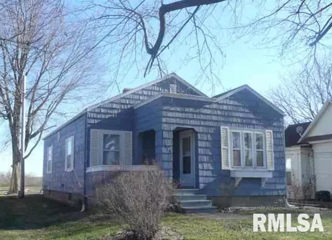 919 S Spring St, Mount Pulaski, IL 62548 photo 1