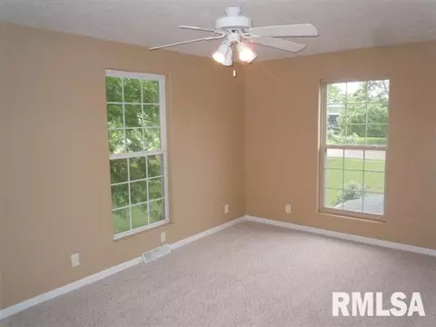 1224 N Kickapoo St, Lincoln, IL 62656 photo 10