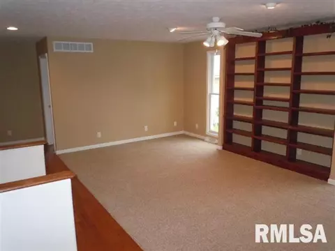 1224 N Kickapoo St, Lincoln, IL 62656 photo 9