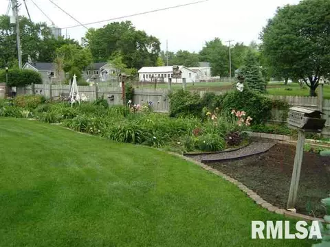 115 E Williams St, Broadwell, IL 62634 photo 3