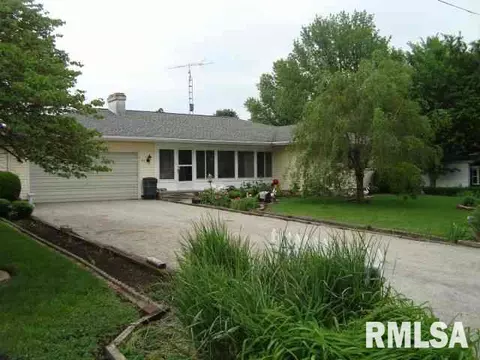 115 E Williams St, Broadwell, IL 62634 photo 1