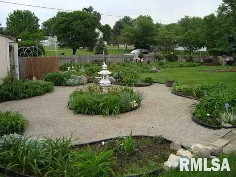 115 E Williams St, Broadwell, IL 62634 photo 6