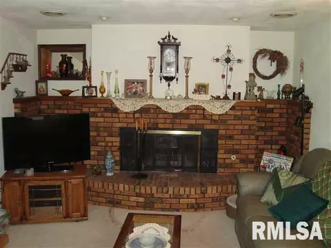 115 E Williams St, Broadwell, IL 62634 photo 9