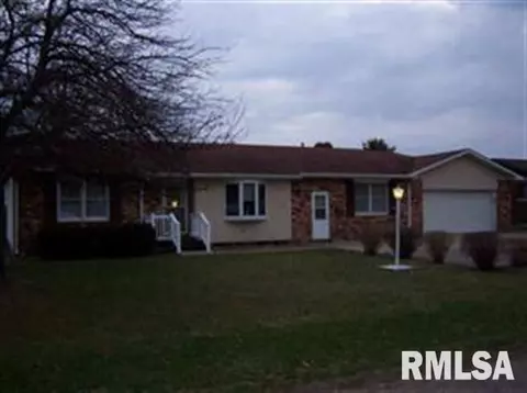 409 Olive St, Emden, IL 62635 photo 1