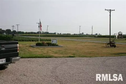626 S Bates Rd, Mount Pulaski, IL 62548 photo 12