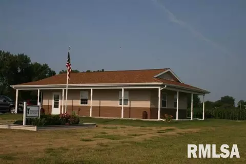 626 S Bates Rd, Mount Pulaski, IL 62548 photo 1
