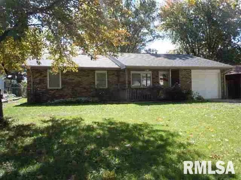 215 Rhoads Ave, Lincoln, IL 62656 photo 1