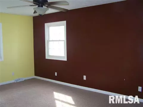 300 Rhoads Ave, Lincoln, IL 62656 photo 9