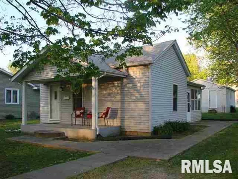 313 N Spring St, Mount Pulaski, IL 62548 photo 1
