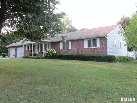 505 E Dekalb St, Mount Pulaski, IL 62548 photo 1