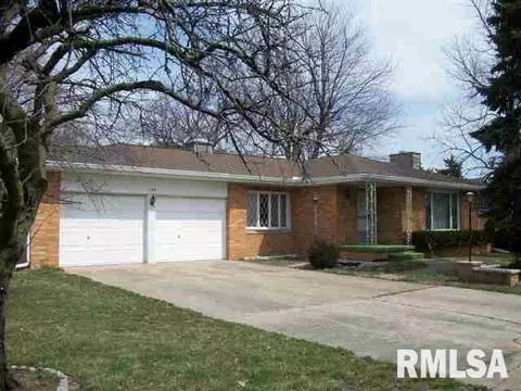 219 Elkhart Rd, Mount Pulaski, IL 62548 photo 1
