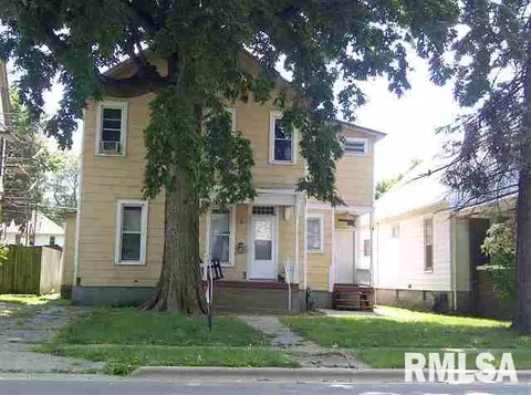 418 N Kickapoo St, Lincoln, IL 62656 photo 1
