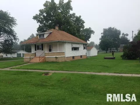 134 E Pine St, Broadwell, IL 62634 photo 1