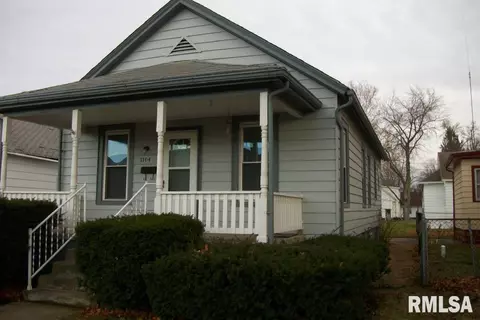 1104 N Kickapoo St, Lincoln, IL 62656 photo 1