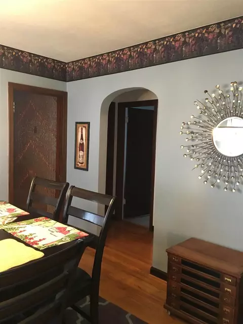 2013 S State St, Springfield, IL 62704 photo 7