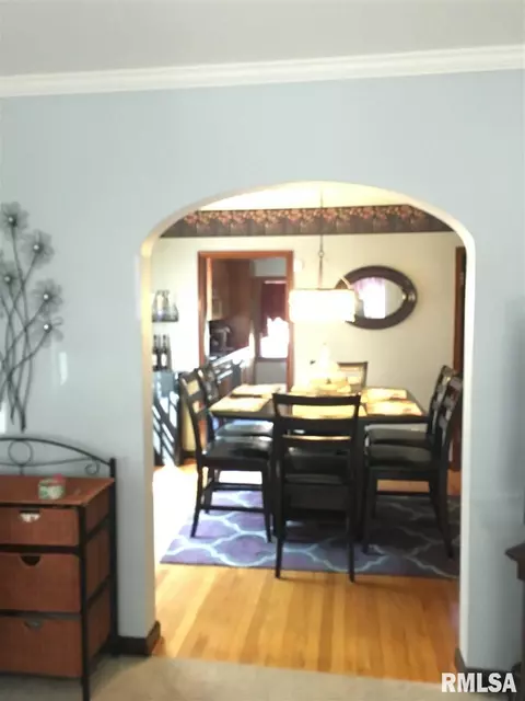 2013 S State St, Springfield, IL 62704 photo 5