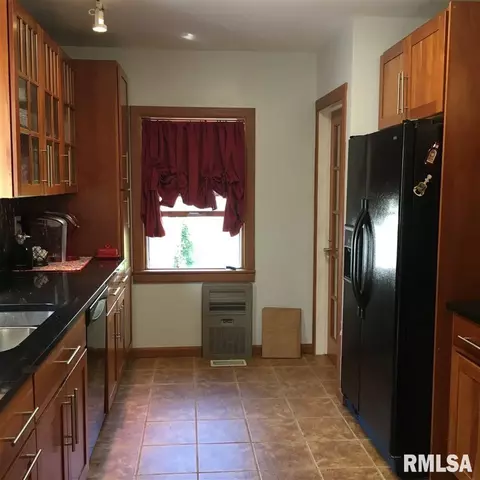 2013 S State St, Springfield, IL 62704 photo 8