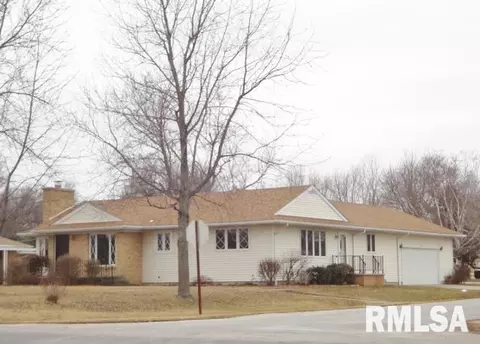 222 E Flora Ave, Mount Pulaski, IL 62548 photo 1